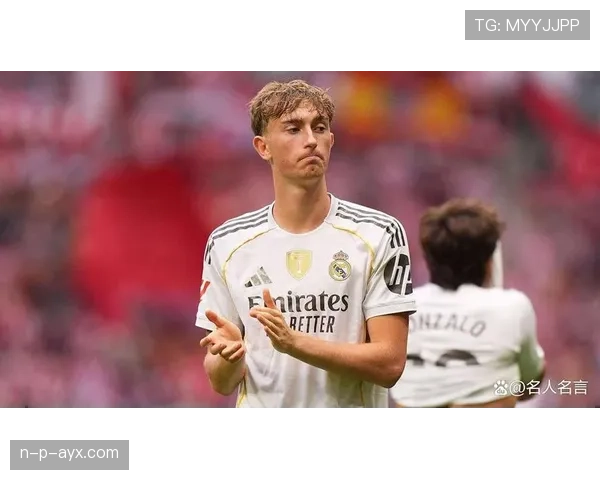 莱万多夫斯基国家德比稳健发挥，助球队力克强敌赢得关键胜利