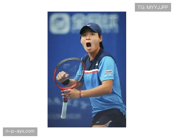 吴艳妮赛场一秒白切黑，私下居然这么爱薯片？