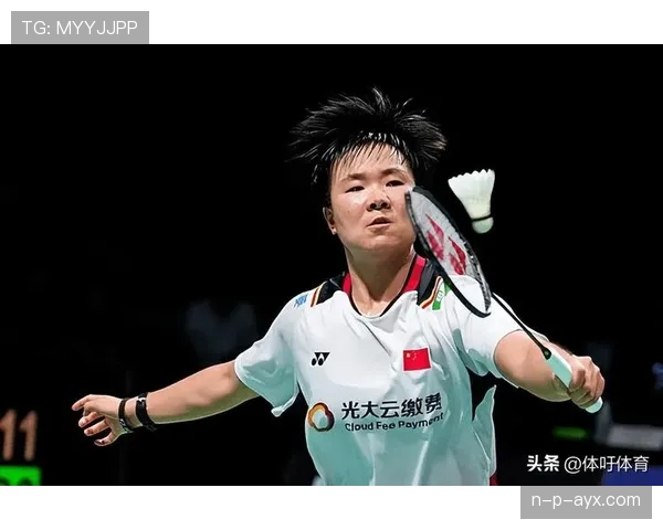 何冰娇赛场像冰山，超市拎着小布袋回家，笑死我