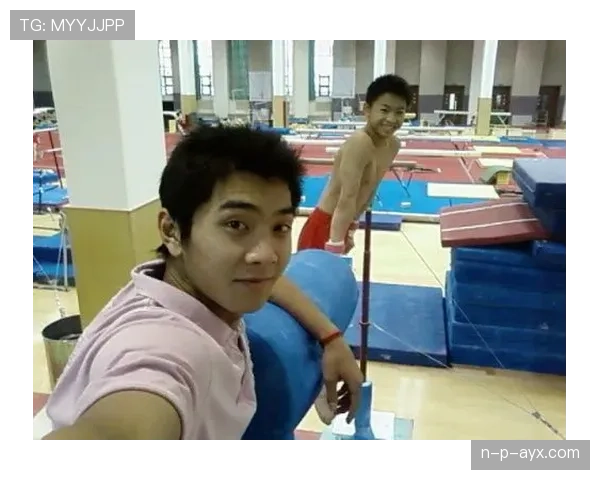 邢傲伟退役后住进大别墅，每天五点起床练体操？